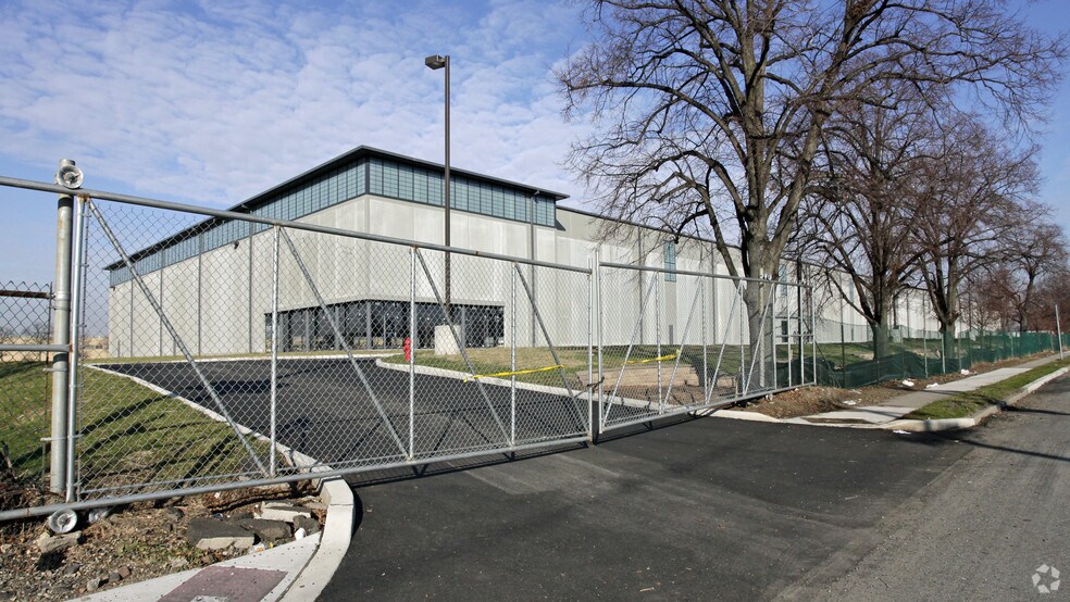 More Photos Of 120 Central Ave, Kearny Warehouse For Lease