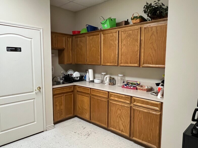 More Photos Of 302 Millers Xing, Harker Heights Storefront For Lease