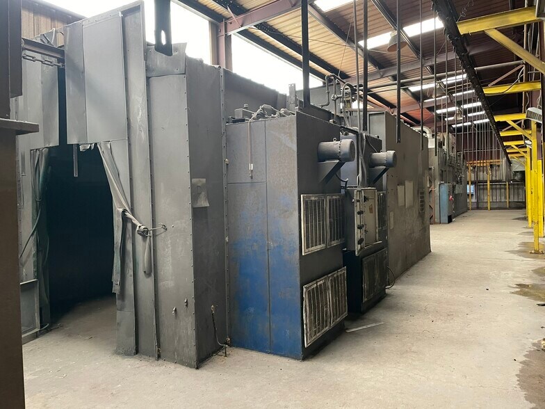 More Photos Of 1801 E College Ave, Mcalester Manufacturing For Lease