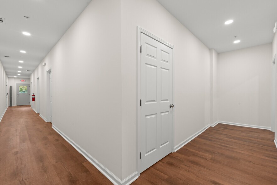 More Photos Of 701 Lovvorn Rd, Carrollton Warehouse For Lease