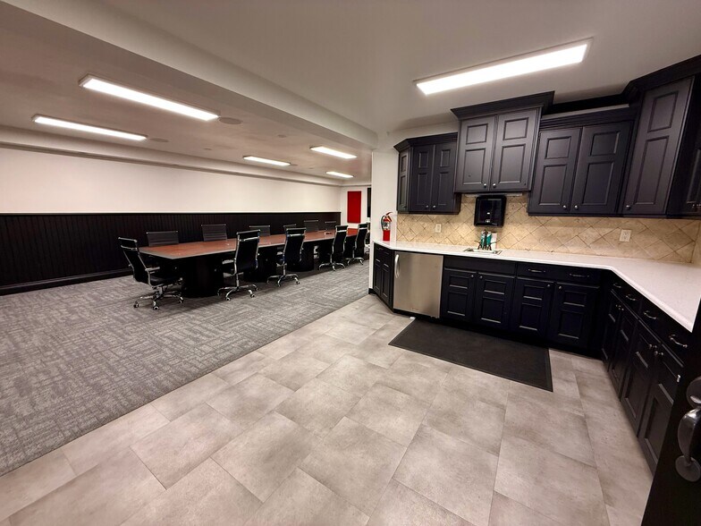 More Photos Of 520 N 400 W, North Salt Lake Office For Lease