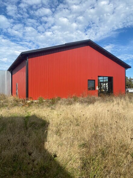 More Photos Of 200 Running Dogs Ln, Saint Helens Specialty For Sale