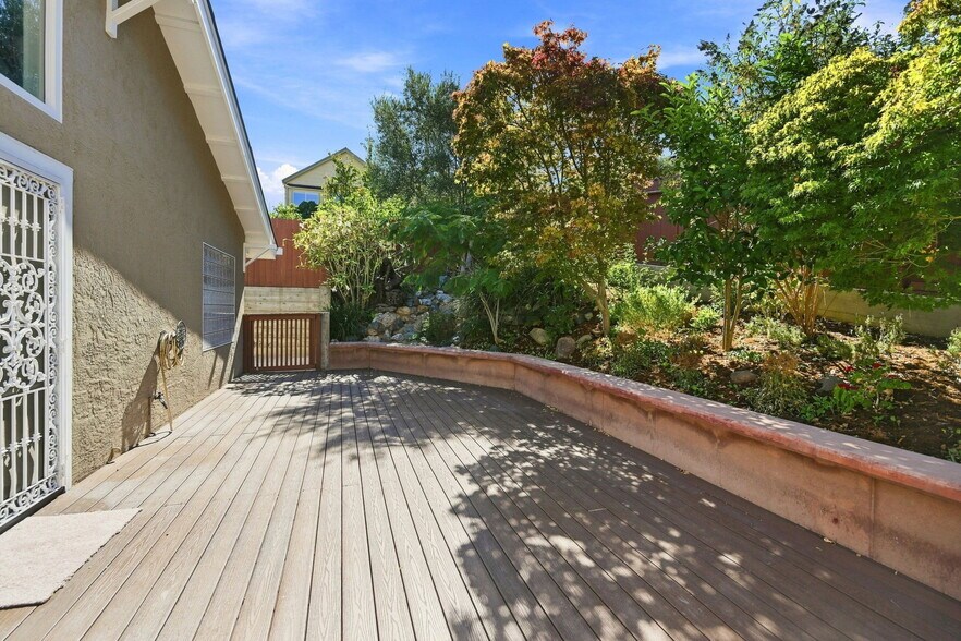 More Photos Of 1135 5th Ave, Crockett Apartments For Sale