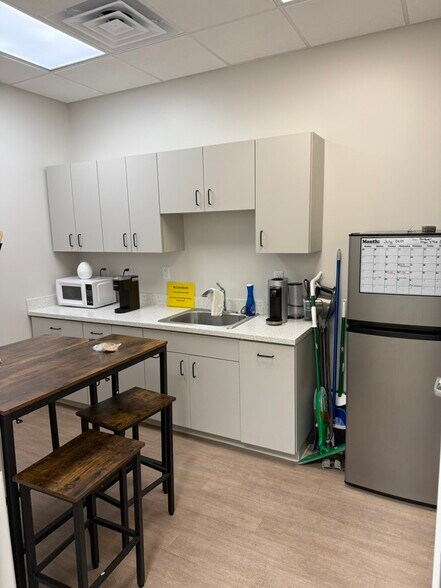 More Photos Of 1650 Skylyn Dr, Spartanburg Medical For Lease