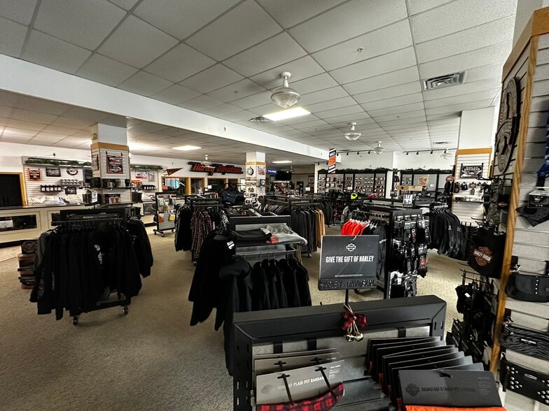 More Photos Of 1285 National Hwy, Cumberland Freestanding For Sale