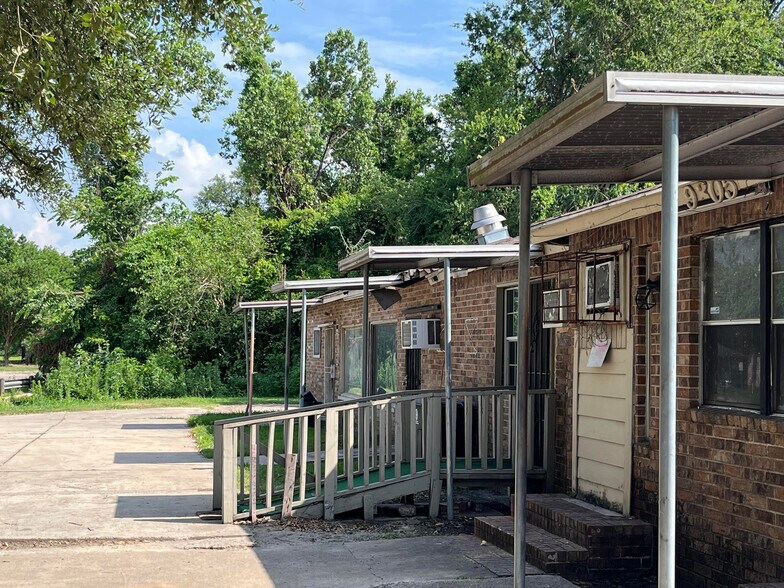 Primary Photo Of 9305 N Wayside Dr, Houston Office Residential For Sale