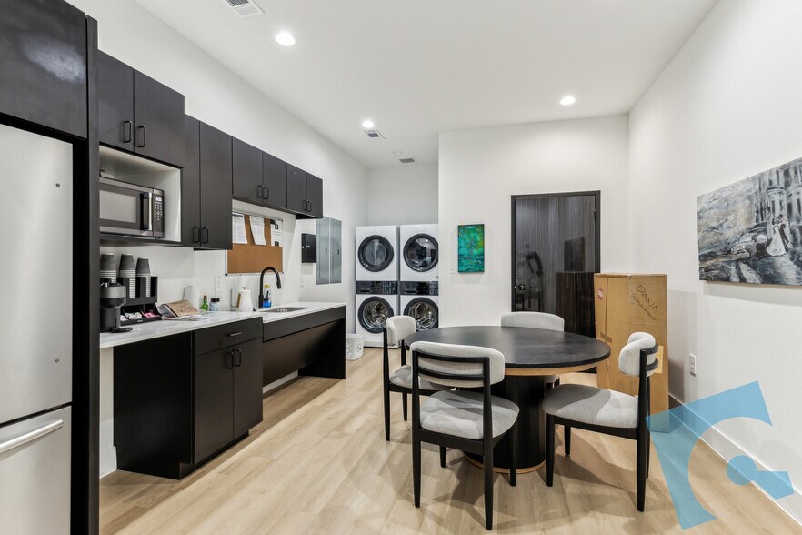 More Photos Of 8831 Davis Blvd, Keller Freestanding For Sale