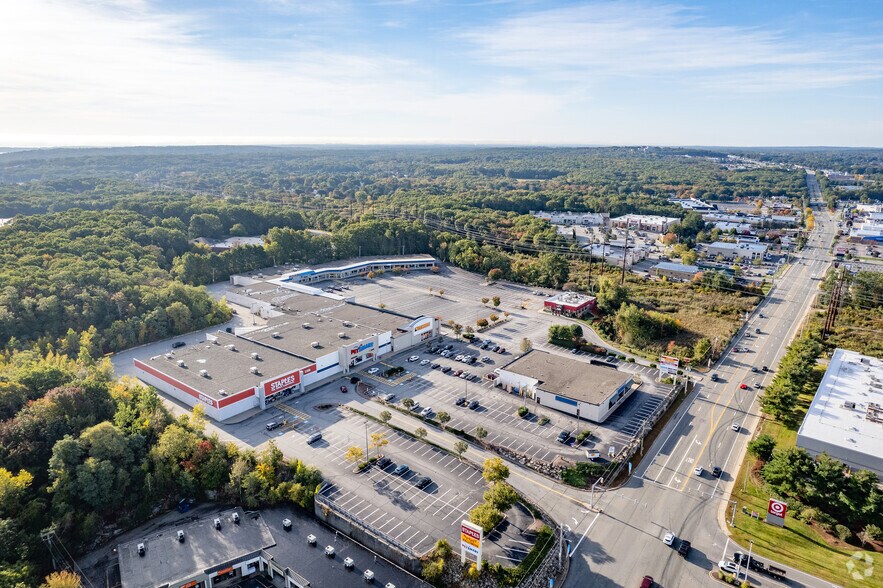 More Photos Of 555-615 Greenwich Ave, Warwick Unknown For Lease