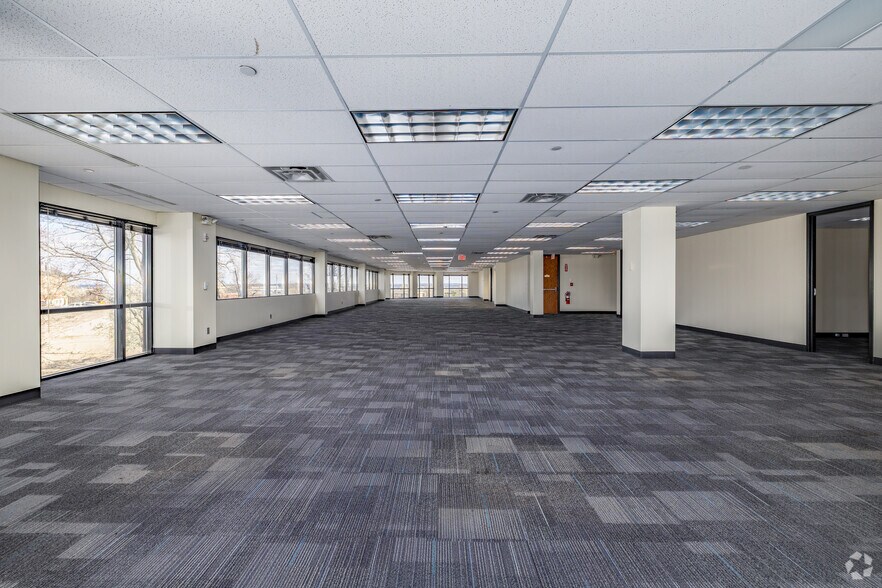 More Photos Of 30 Merchant St, Cincinnati Office For Lease