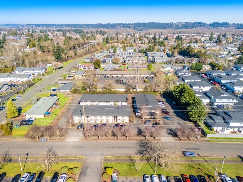 More Photos Of 921 12th Ave SE, Puyallup Apartments For Sale