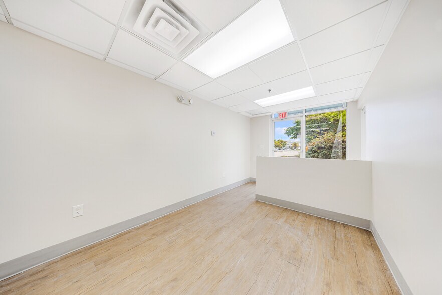 More Photos Of 11965 SW 142nd Ter, Miami Light Distribution For Lease