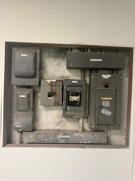 More Photos Of 14040 NW 19th Ave, Opa-locka Industrial For Lease