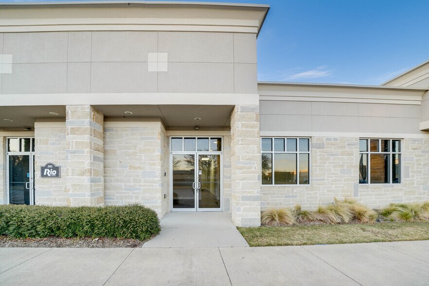 More Photos Of 1402 S Custer Rd, McKinney Office For Lease