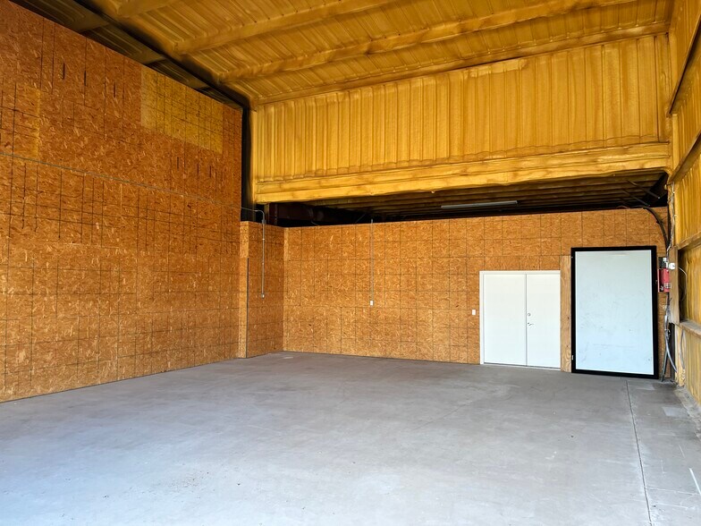 More Photos Of 9899 E Bankhead Hwy, Aledo Unknown For Lease