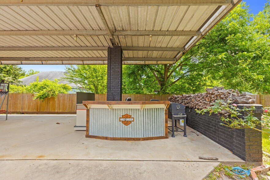 More Photos Of 510 Walker st, Trinity Fast Food For Sale