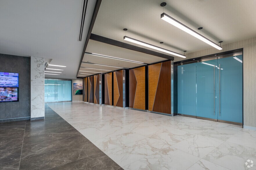 More Photos Of 435 N Whittington Pkwy, Louisville Office For Lease