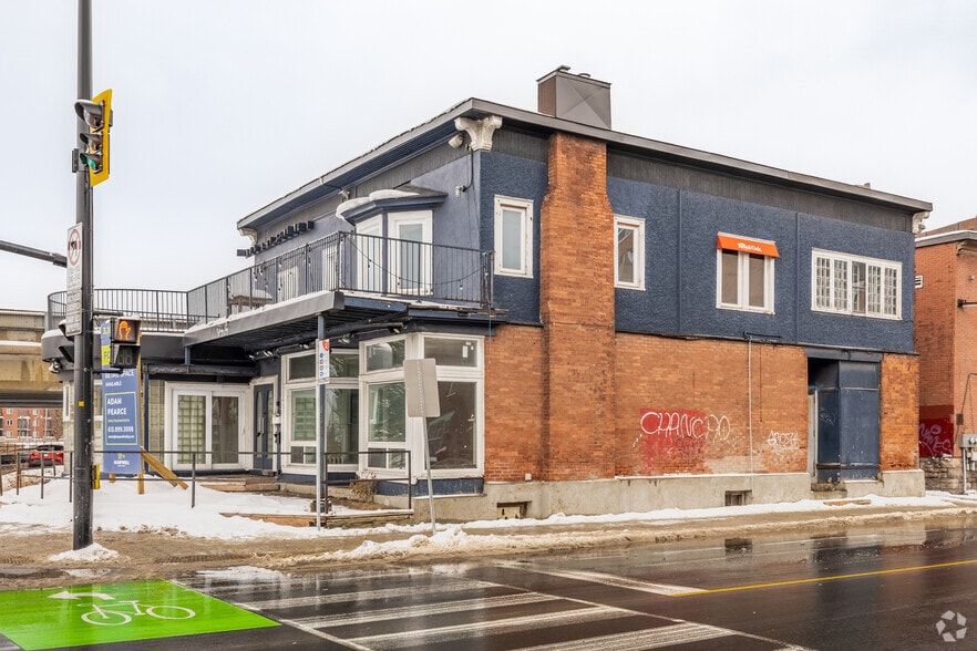 Primary Photo Of 221 Echo Dr, Ottawa Restaurant For Lease