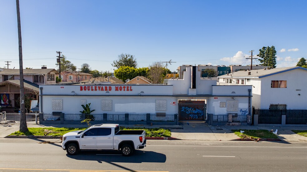 More Photos Of 6919 S Figueroa St, Los Angeles Hotel For Sale
