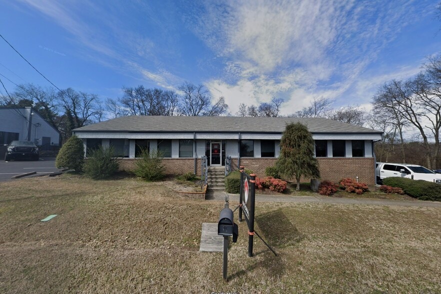 Primary Photo Of 125 Glancy St, Goodlettsville Office For Sale