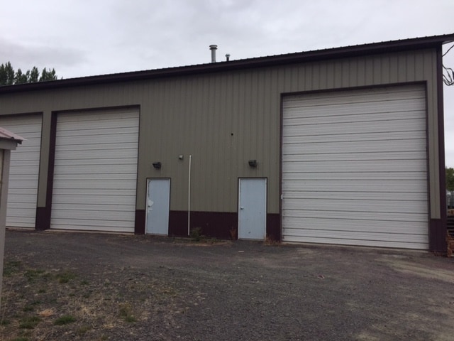 Primary Photo Of 1387 W 1st St, Halsey Warehouse For Lease