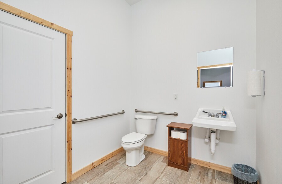 More Photos Of 110 NE 2nd St, Stuart Flex For Sale