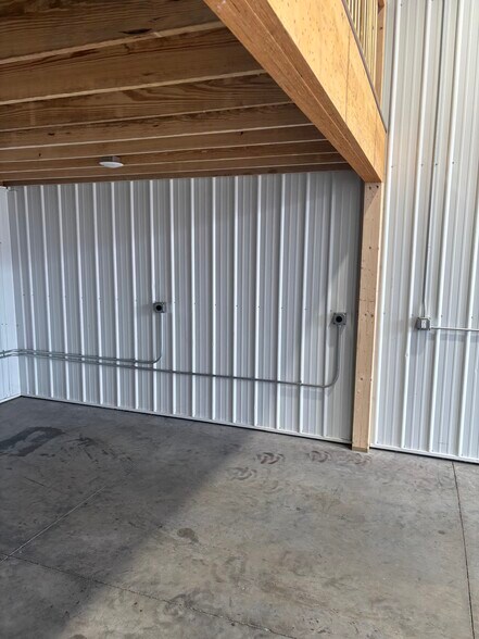 More Photos Of 15195 Boulder Ct, Rosemount Self Storage For Lease