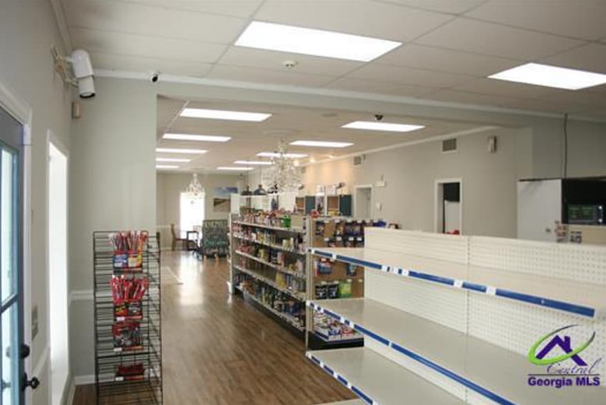 More Photos Of 2802 Hwy 41 S, Elko Storefront Retail Office For Sale