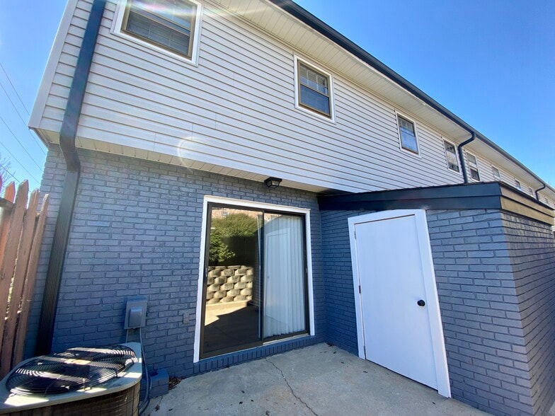 More Photos Of 1127 Rutherford Rd, Greenville Apartments For Sale