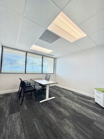More Photos Of 4440 PGA Blvd, Palm Beach Gardens Coworking Space