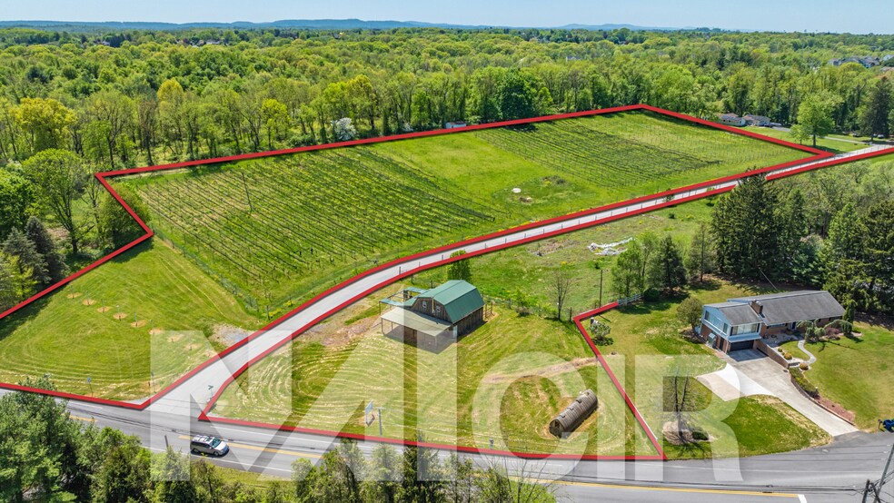 More Photos Of 5790 Devonshire Rd, Harrisburg Specialty For Sale