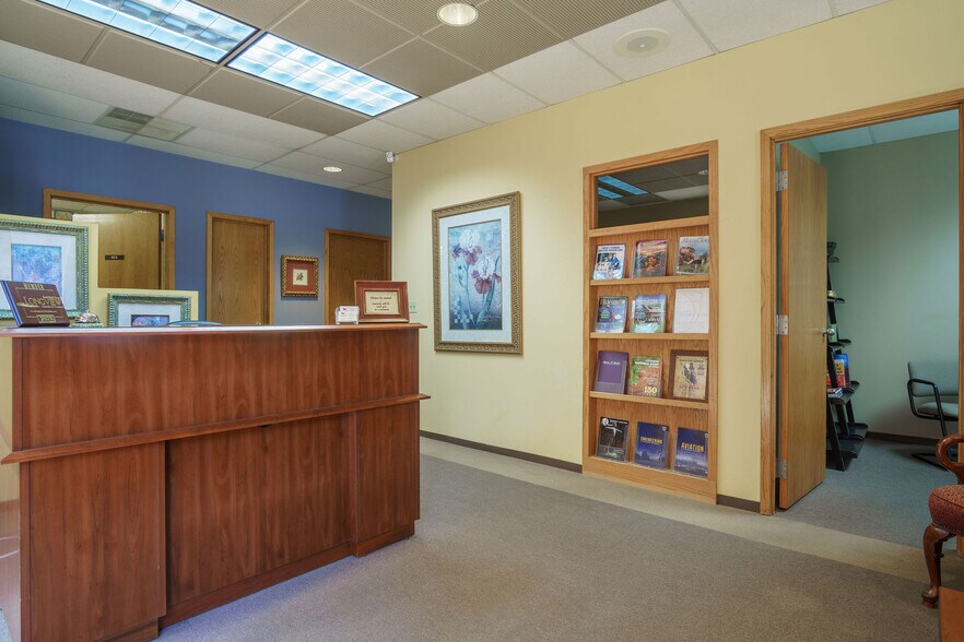 More Photos Of 611 S Mobberly Ave, Longview Flex For Sale