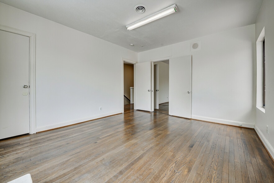 More Photos Of 2601 Prospect St, Houston Medical For Sale