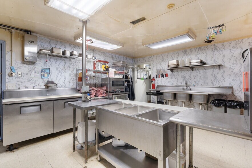 More Photos Of 7930 E State Highway 76, Kirbyville Specialty For Sale