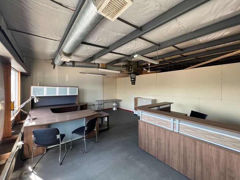 More Photos Of 380 Mackenzie Blvd, Fort McMurray Warehouse For Lease