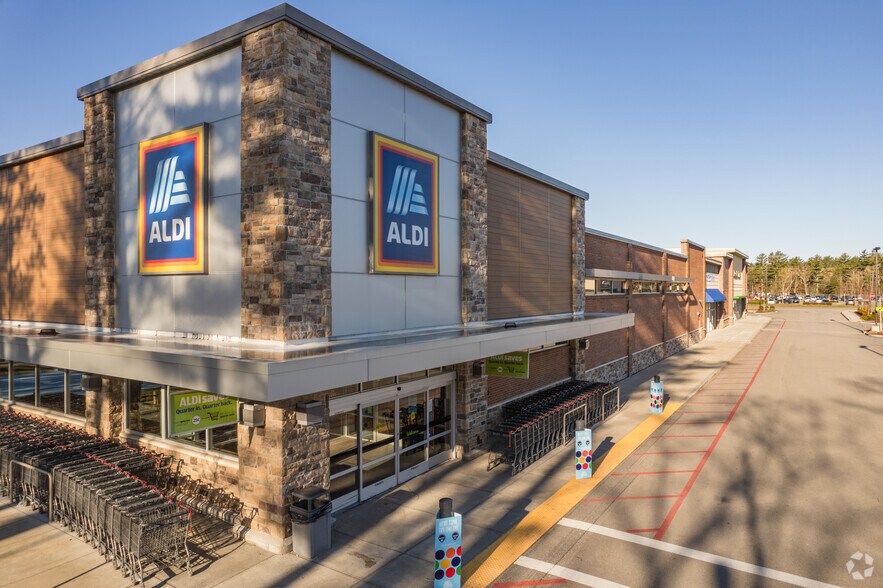 More Photos Of 2419 Cranberry Hwy, Wareham Unknown For Lease