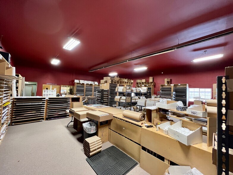 More Photos Of 40212 N Newport Hwy, Elk Warehouse For Sale