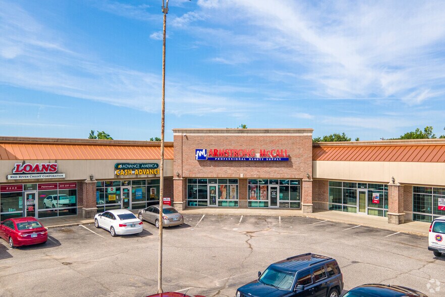 More Photos Of 828-854 NW 12th St, Moore Unknown For Lease