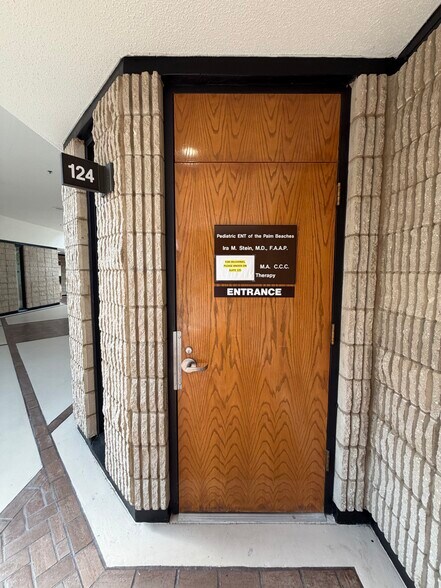 More Photos Of 13005 Southern Blvd, Loxahatchee Medical For Sale
