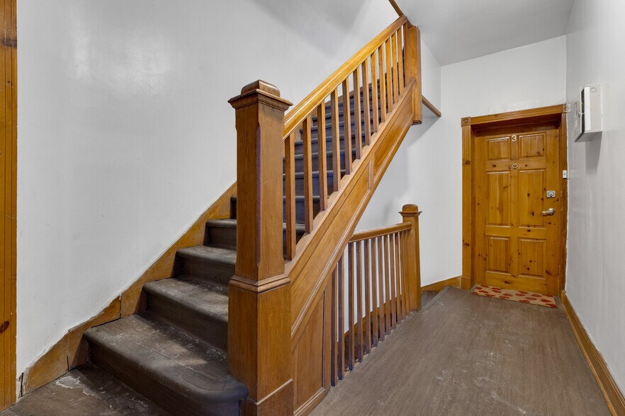 More Photos Of 15-17 Av. de l'Épée, Outremont Multifamily For Sale