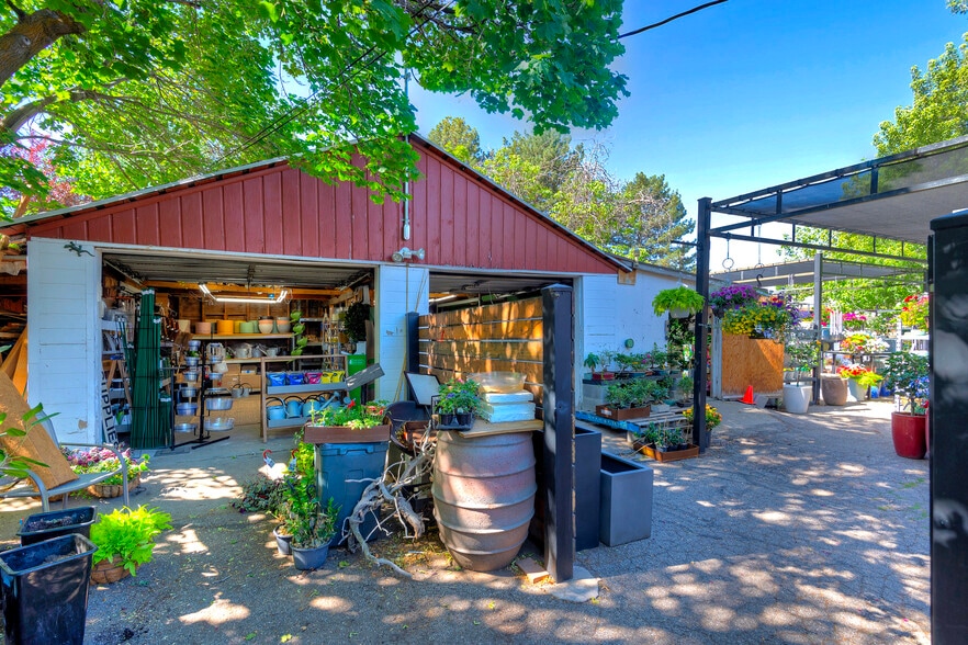 More Photos Of 2194 E Fort Union Blvd, Salt Lake City Freestanding For Sale