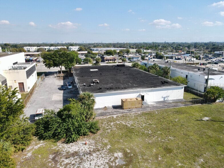 More Photos Of 18470 NW 27th Ave, Miami Gardens Warehouse For Sale