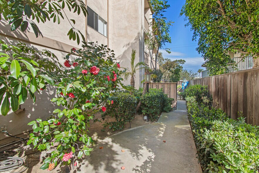 More Photos Of 4069 Goldfinch St, San Diego Apartments For Sale