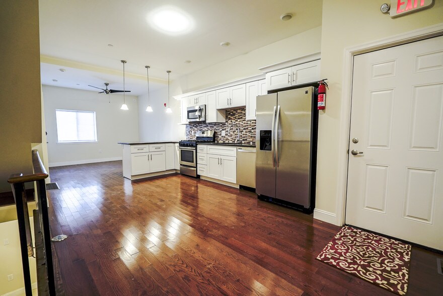 More Photos Of 1802 E Huntingdon St, Philadelphia Apartments For Sale
