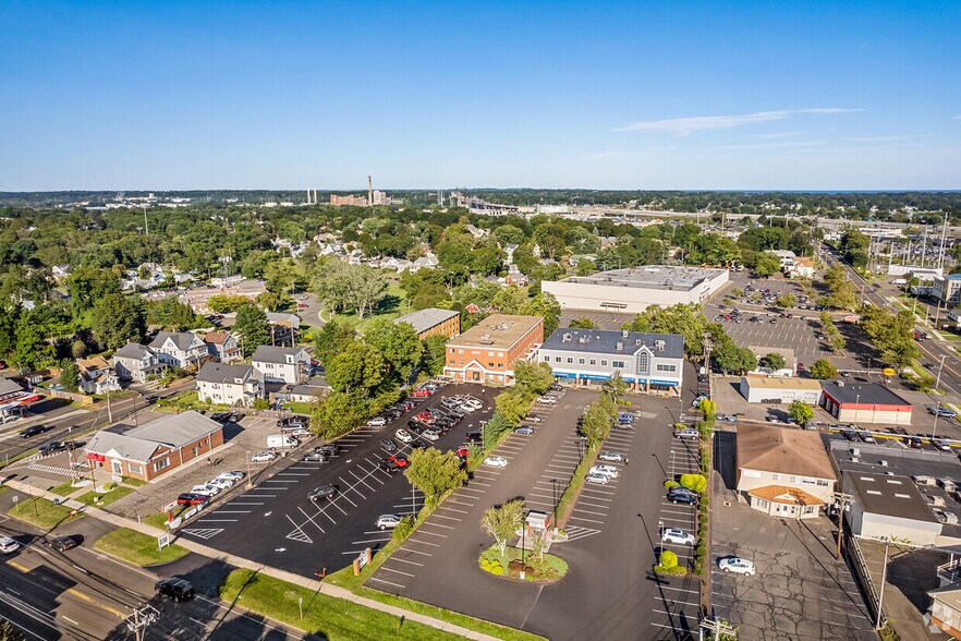 More Photos Of 2900 Main St, Stratford Office For Sale