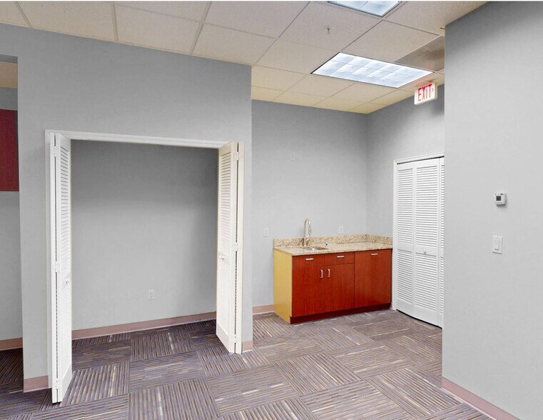 More Photos Of 6150 Metrowest Blvd, Orlando Medical For Sale