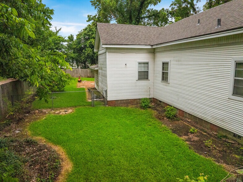 More Photos Of 1920 Monroe St, Alexandria Apartments For Sale