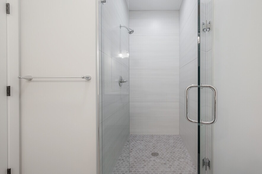 More Photos Of 3921 State St, Tampa Specialty For Sale