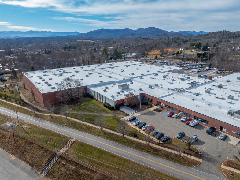 More Photos Of 128 Bingham Rd, Asheville Light Manufacturing For Lease