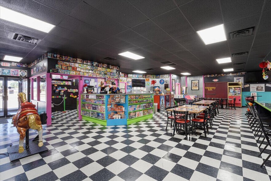 More Photos Of 1490 Highway 412 W, Siloam Springs Bowling Alley For Sale
