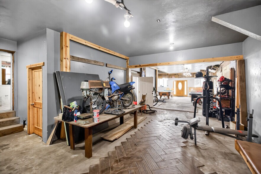 More Photos Of 100 Main St, Moro Specialty For Sale